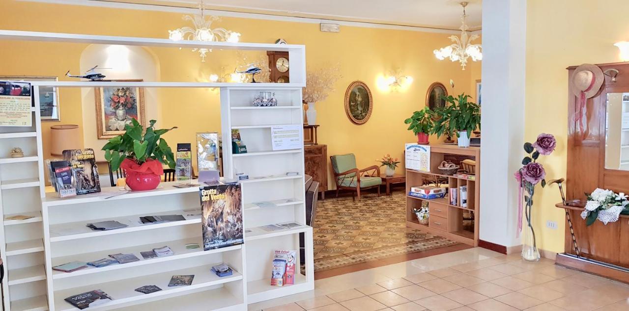 Albergo Natucci Монтекатіні-Терме Екстер'єр фото